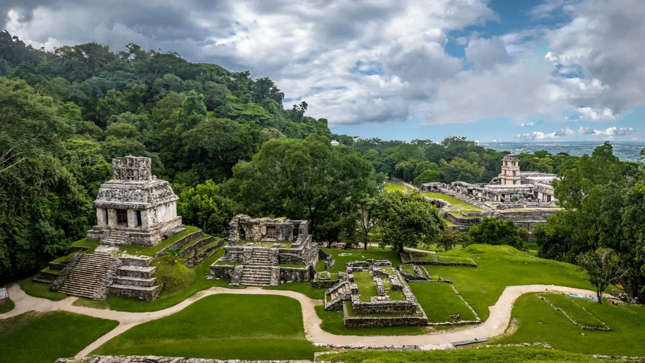 panoramic-view-of-mayan-ruins-of-palenque-chiapas-mexico